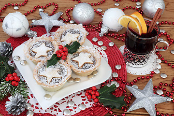 Image showing Mince Pies and Mulled Wine