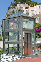 Image showing Lift Capri