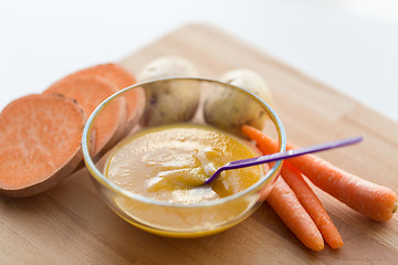 Image showing vegetable puree or baby food in bowl with spoon