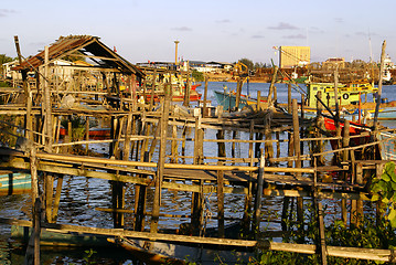 Image showing Houses on the river