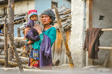 Image showing Posing woman with child in Nepal