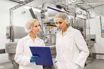 Image showing women technologists at ice cream factory