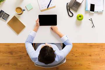 Image showing businesswoman with tablet pc at office