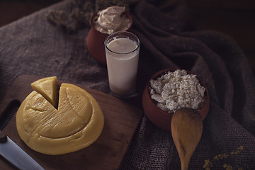 Image showing Organic milk cottage cheese and cream