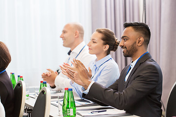 Image showing people applauding at business conference