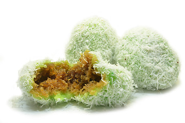 Image showing Kuih Ondeh Ondeh or Kelepo