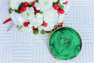 Image showing Wedding Engagement Rings With Flowers