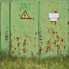 Image showing Metal rusty green door