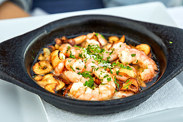 Image showing Pan of Garlic Prawns