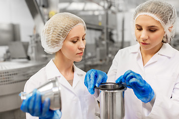 Image showing women technologists working at ice cream factory