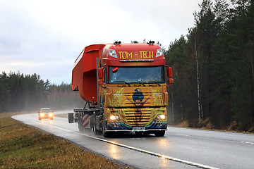 Image showing DAF XF Fathom of Tom-Tech Hauls Load