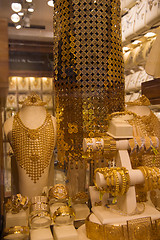 Image showing gold jewelry in the shop window