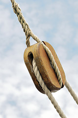 Image showing Sailing pulley