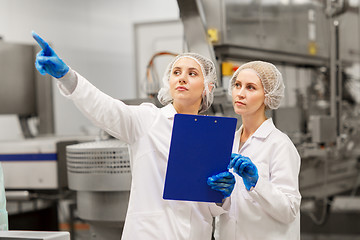 Image showing women technologists at ice cream factory