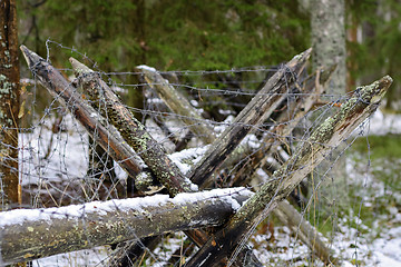 Image showing Blockage made of wire.