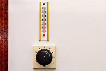 Image showing Room thermometer and regulator.