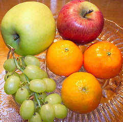 Image showing grapes and clementines with apples