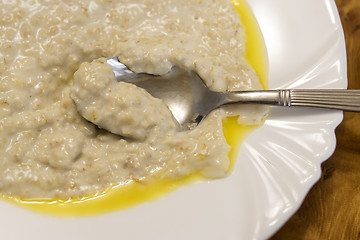 Image showing Plate of oatmeal for breakfast