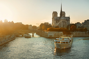 Image showing Boat near Notre Dame