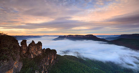 Image showing Meehni Wimlah and Gunnedoo Three Sisters Katoomba