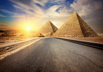 Image showing Asphalted road to Giza