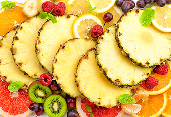 Image showing various sliced fruits