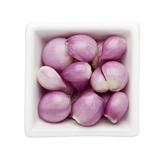 Image showing Peeled shallots