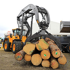 Image showing Volvo Wheel Loader With Timber Grapples