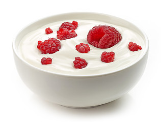 Image showing bowl of yogurt cream with raspberries