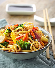 Image showing Asian egg noodles with vegetables and meat