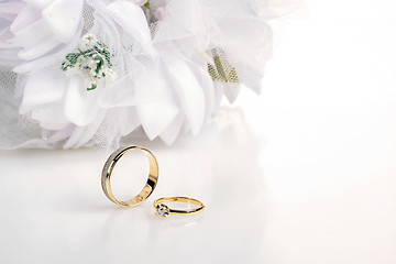 Image showing Beautiful gold wedding rings