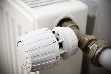 Image showing The thermostat on the radiator, close-up