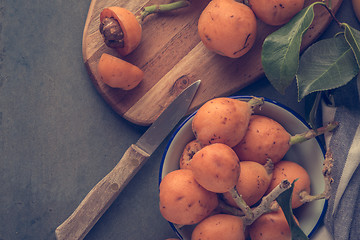 Image showing loquats on kitchen counter