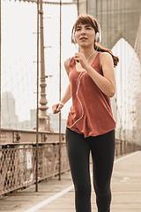 Image showing Running on Brooklyn bridge