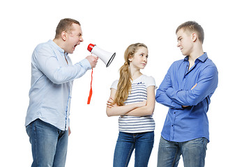 Image showing Father screaming at teenage children