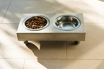 Image showing Stylish cat food bowl