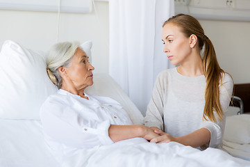 Image showing daughter visiting her senior mother at hospital