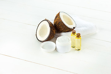 Image showing Natural coconut oil