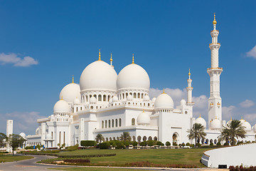 Image showing Sheikh Zayed Grand Mosque, Abu Dhabi, United Arab Emirates.