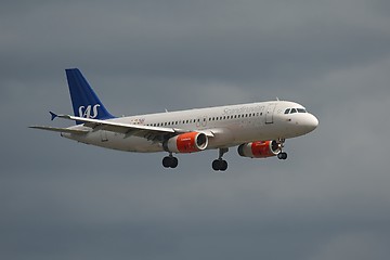 Image showing Passenger Plane Landing