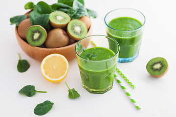 Image showing glass of green smoothie