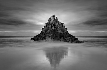 Image showing Moody skies over Pyramid rock sea stack