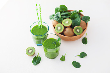 Image showing glass of green smoothie