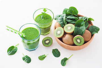 Image showing glass of green smoothie