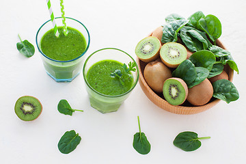 Image showing glass of green smoothie