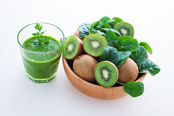 Image showing glass of green smoothie