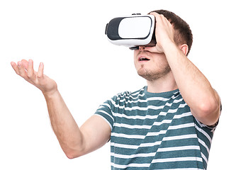 Image showing Man with VR glasses