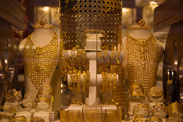 Image showing gold jewelry in the shop window