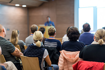 Image showing Speaker giving presentation on health care conference.