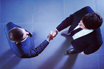 Image showing business people making deal